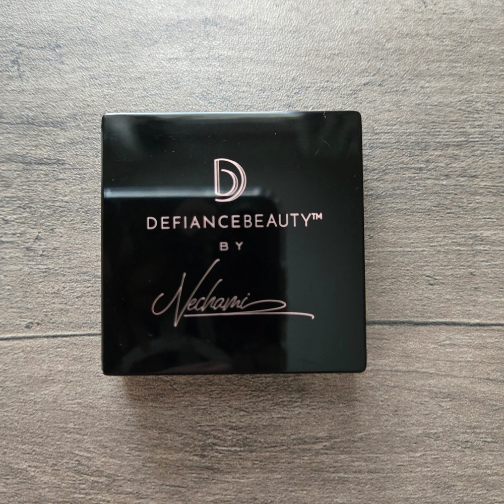 Defiance Beauty Satin Sovereign Bronzer‎ Shade Goddess Glow Makeup NEW